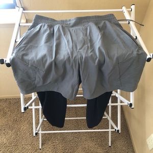 Lululemon Men’s Surge Tight Shorts 2in1 grey/black